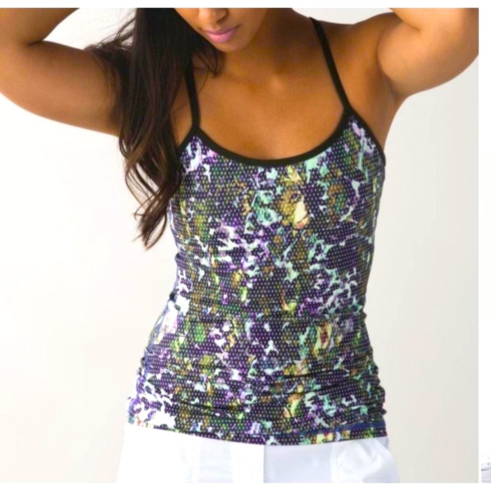 Lululemon digital camo flower tank build in bra size 6 NWOT
